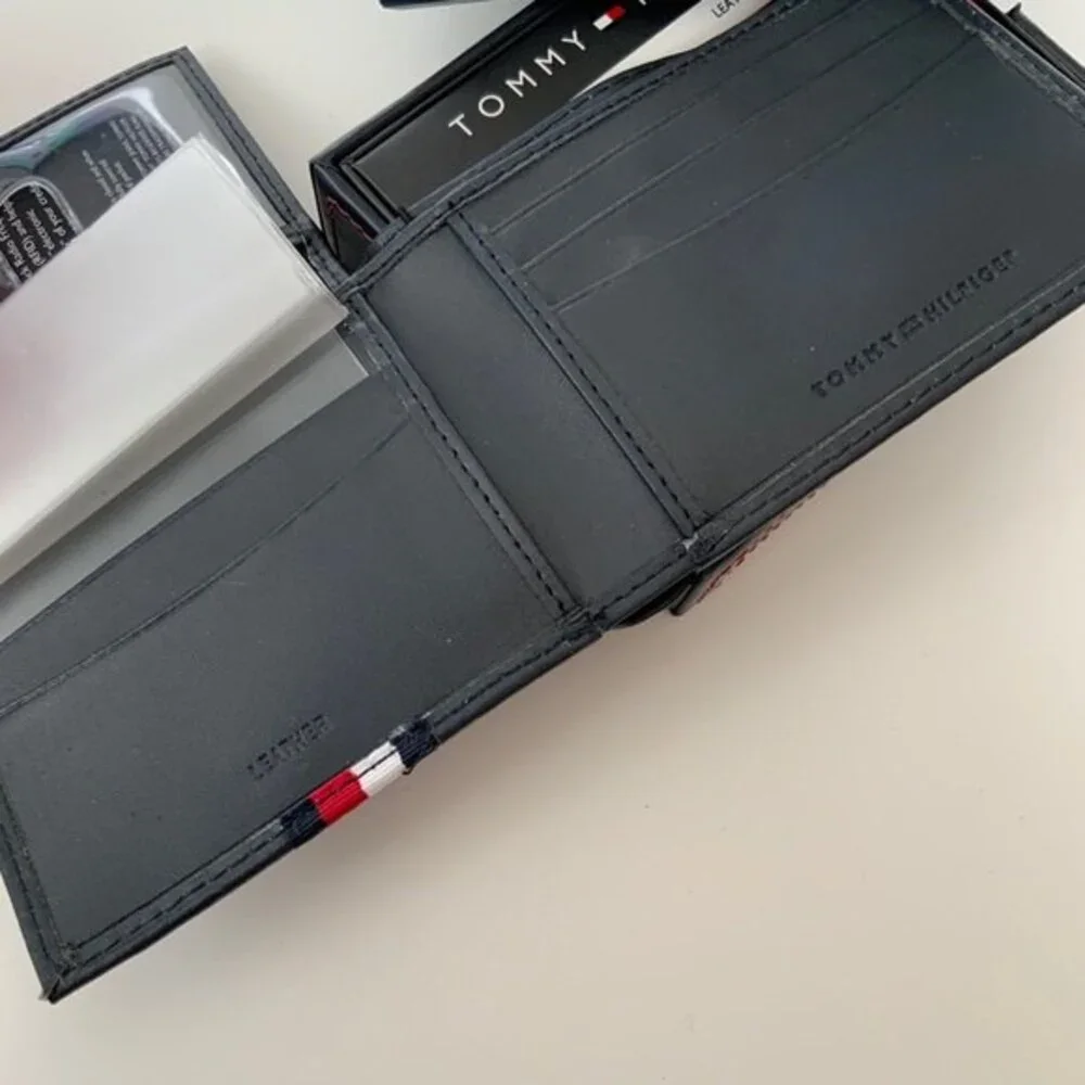 Tommy Hilfiger Wallet Navy RFID Leather Wallet & Valet